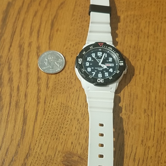 Men's Casio water resistant watch white - Picture 2 of 5